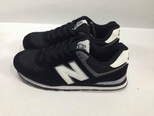 ขายรองเท้าผ้าใบ-newbalance-ราคาส่ง-