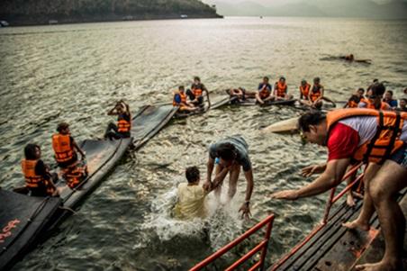 เที่ยวแพ-ล่องเรือ-เหนือเขื่อนศรีนครินทร์